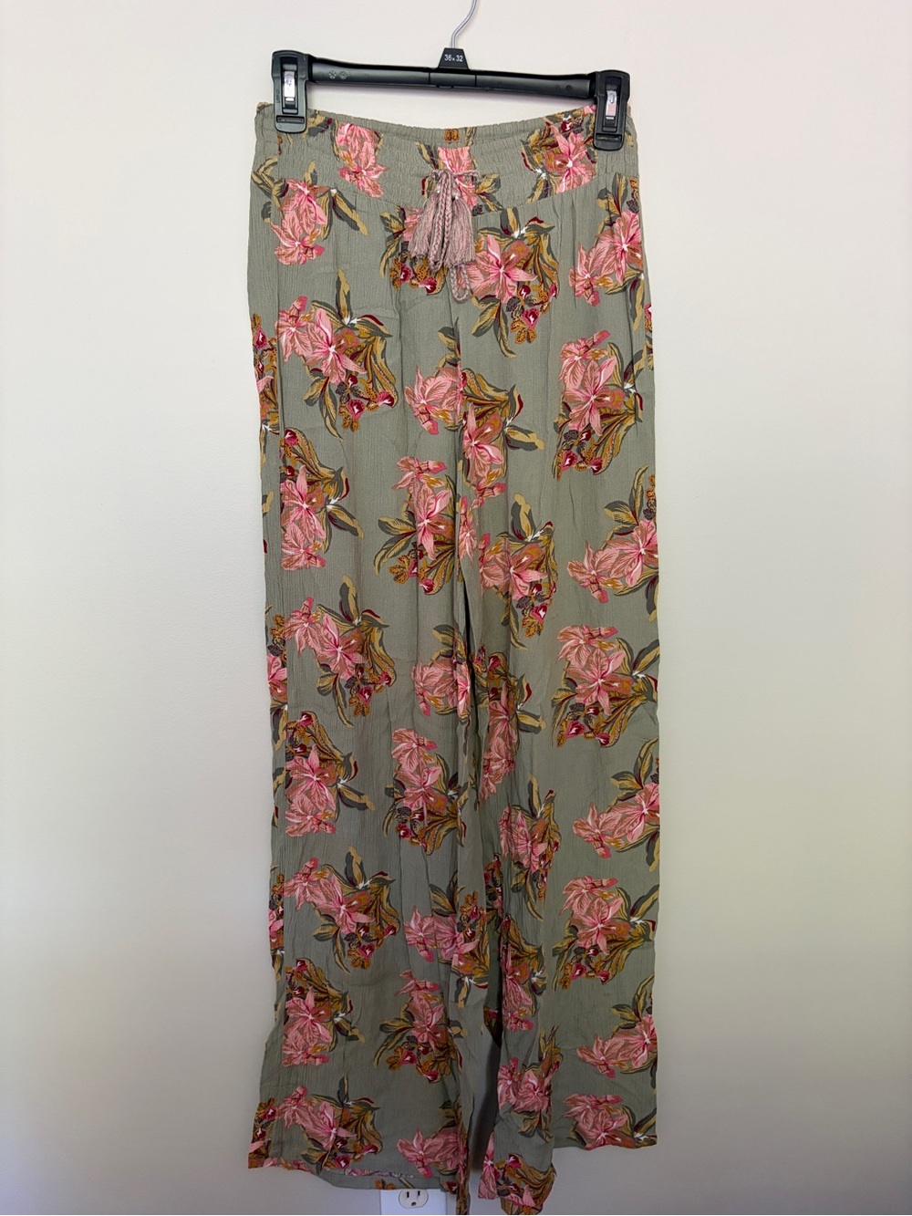 Women's Olive Floral Wide-Leg Pants - Pink Floral Print